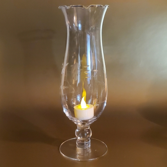 10" Heritage Crimped Tall Etched Blown Crystal Vase by Princess House - Picture 2 of 6